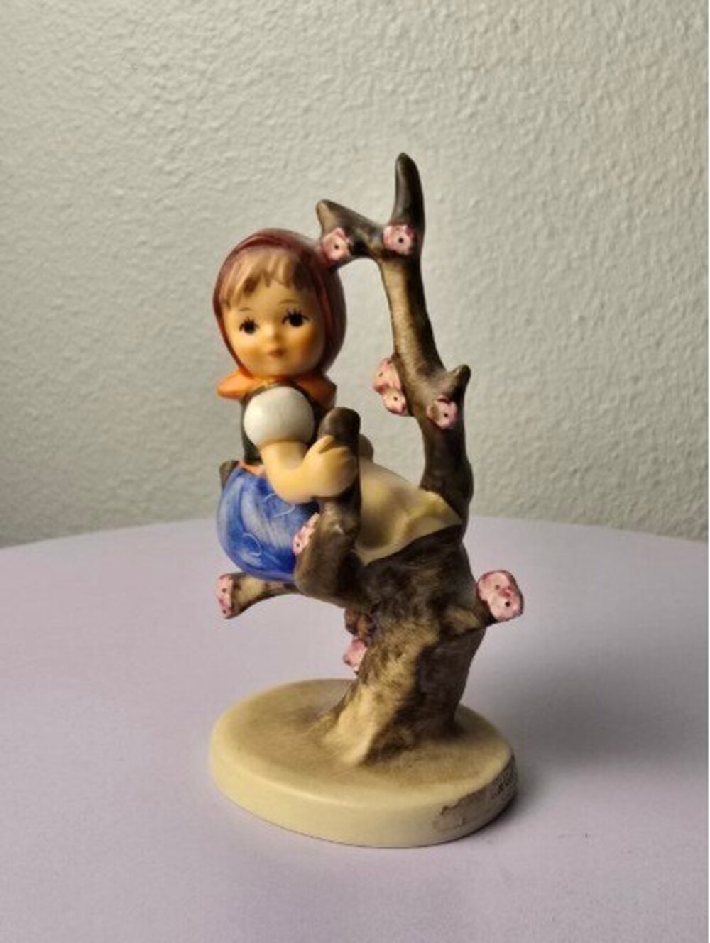 Vintage Goebel Hummel "Apple Tree Girl" Figurine 141 3/0 TMK-5 4"